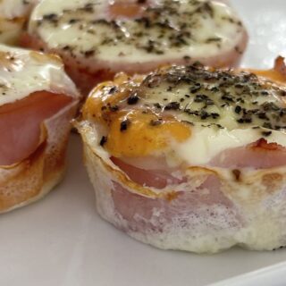Gluten Free Baked Egg & Bacon Cups